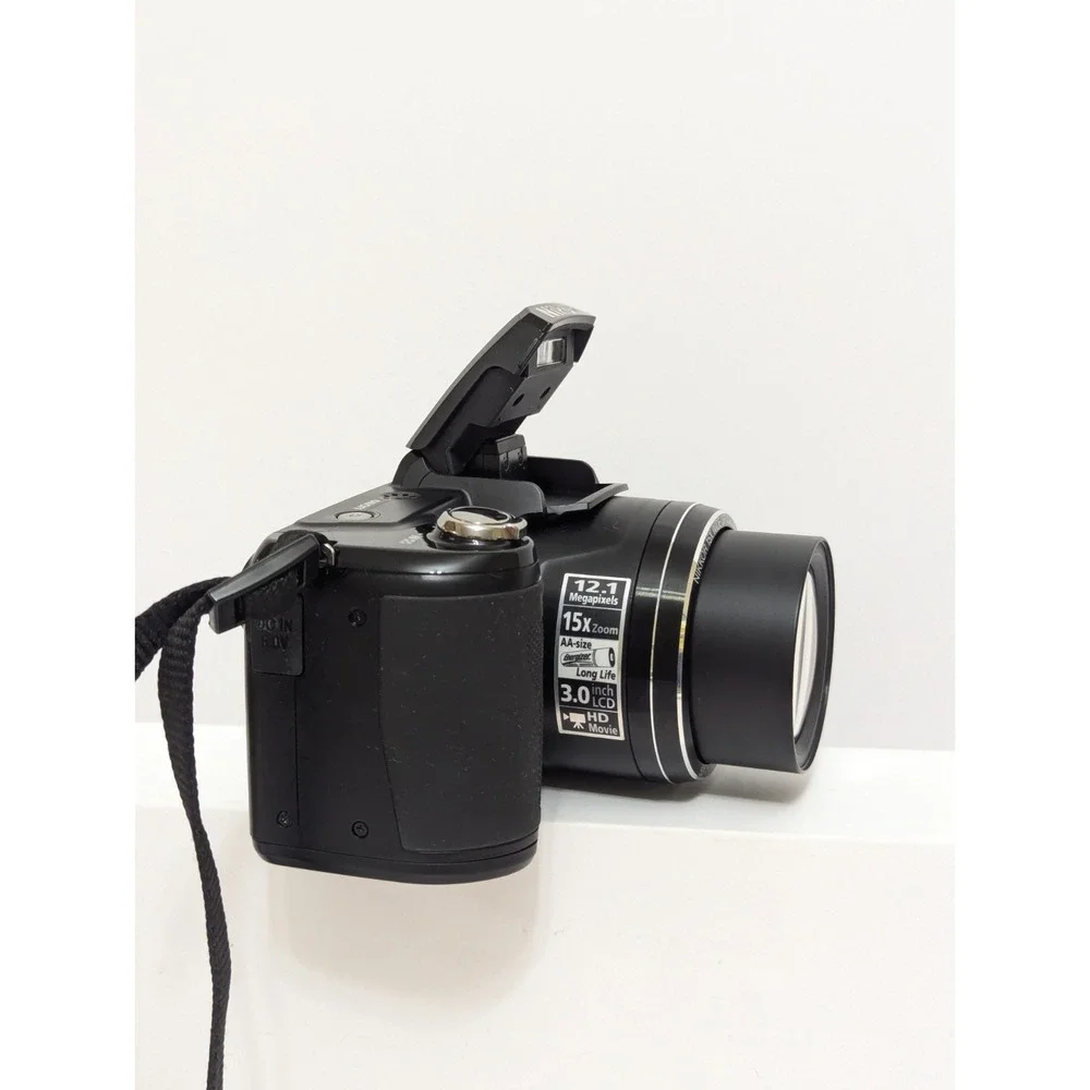 Nikon COOLPIX L110 12.1MP Digital Camera 15x Optical Zoom Black Tested + Case